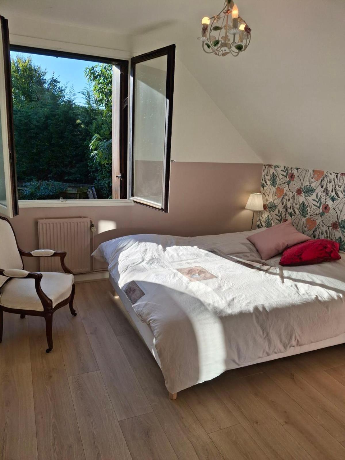 Au Pied De Lille Bed & Breakfast Ngoại thất bức ảnh